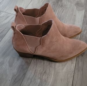 Sole Society So Nancy Chelsea Bootie size 9M